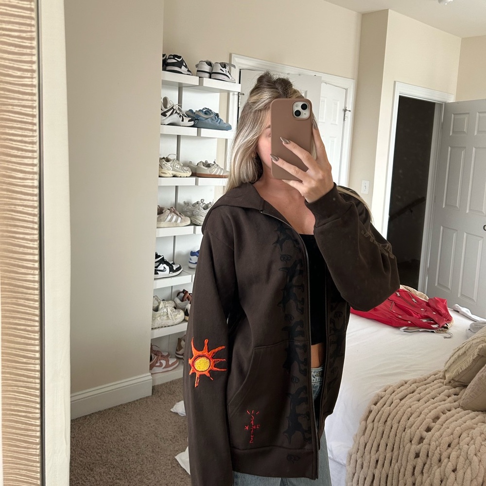 CACTUS JACK TRAVIS SCOTT REVERSE DOG ZIP UP HOODIE. WORN ONCE